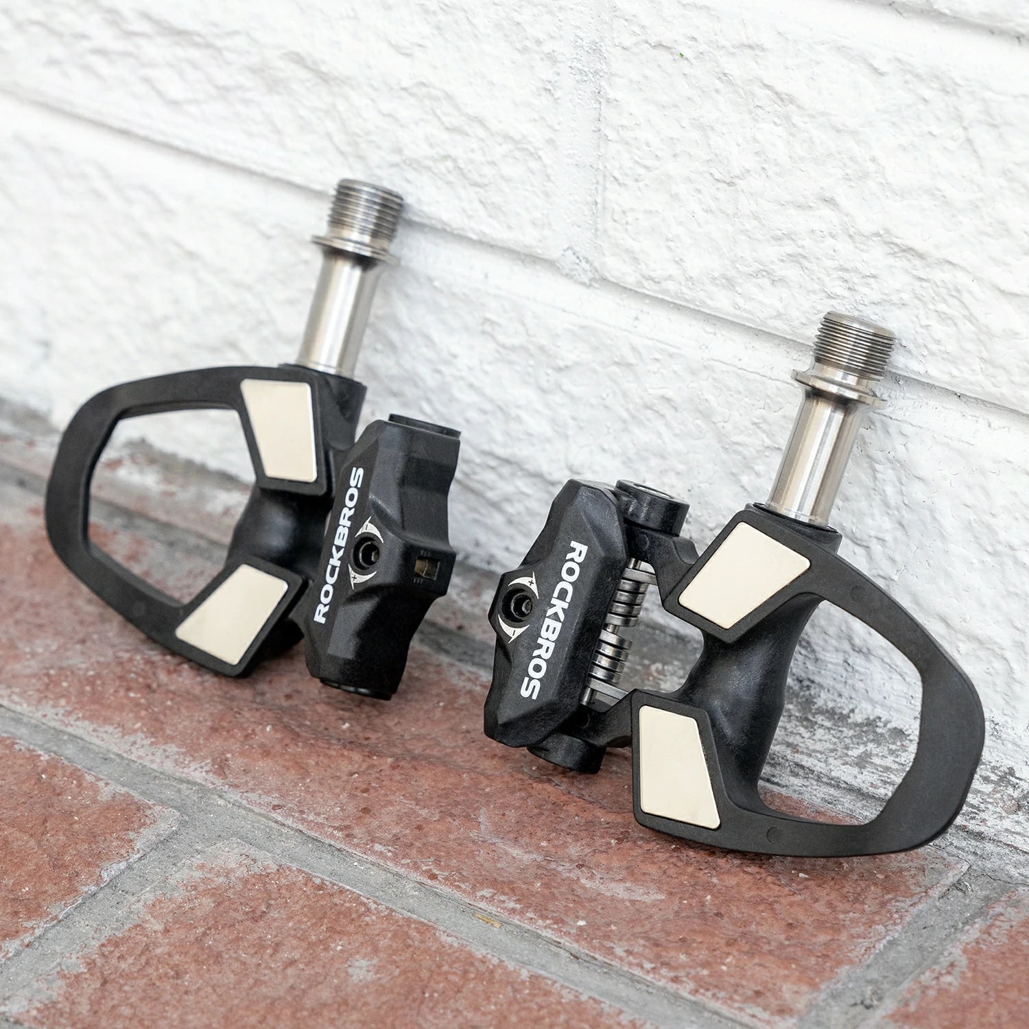 Road Bike Carbon Fiber Clipless Pedals SPD with Titanium Axle
