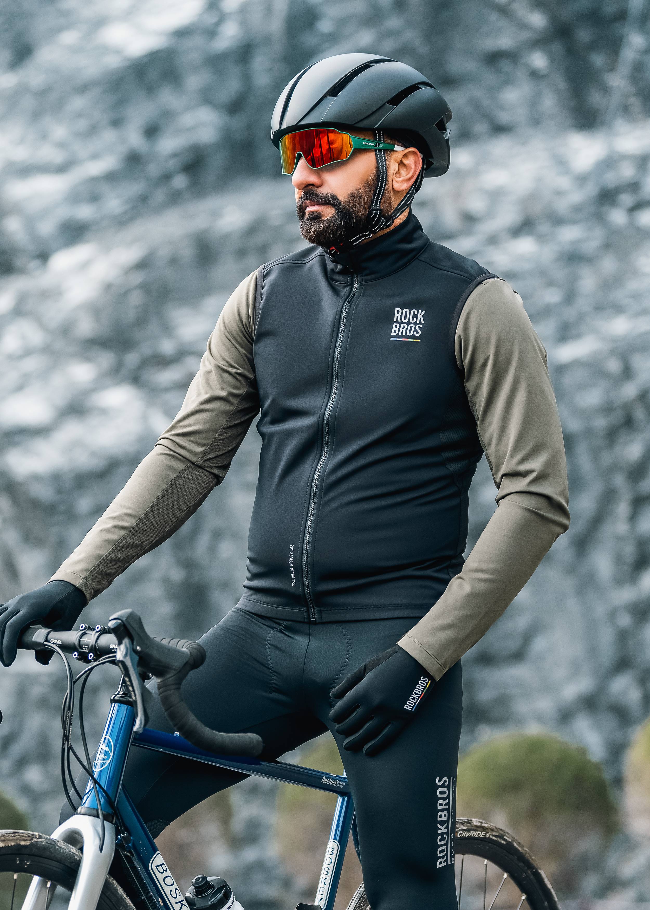 ROAD TO SKY Wind Proof Warm Vest Black