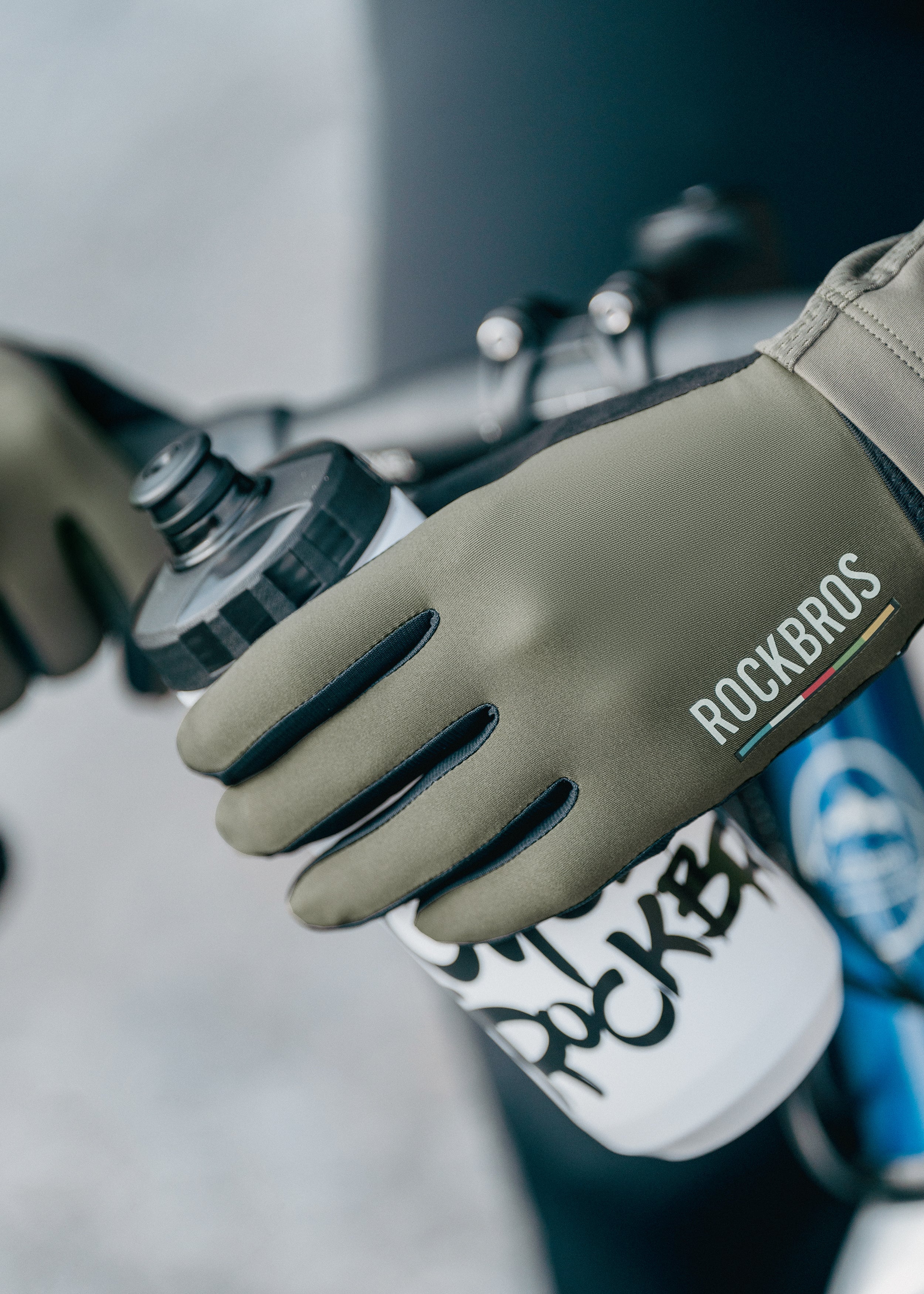 【ROAD TO SKY】by ROCKBROS Deluxe Cycling Gloves in Various Colours - ROCKBROSUSA