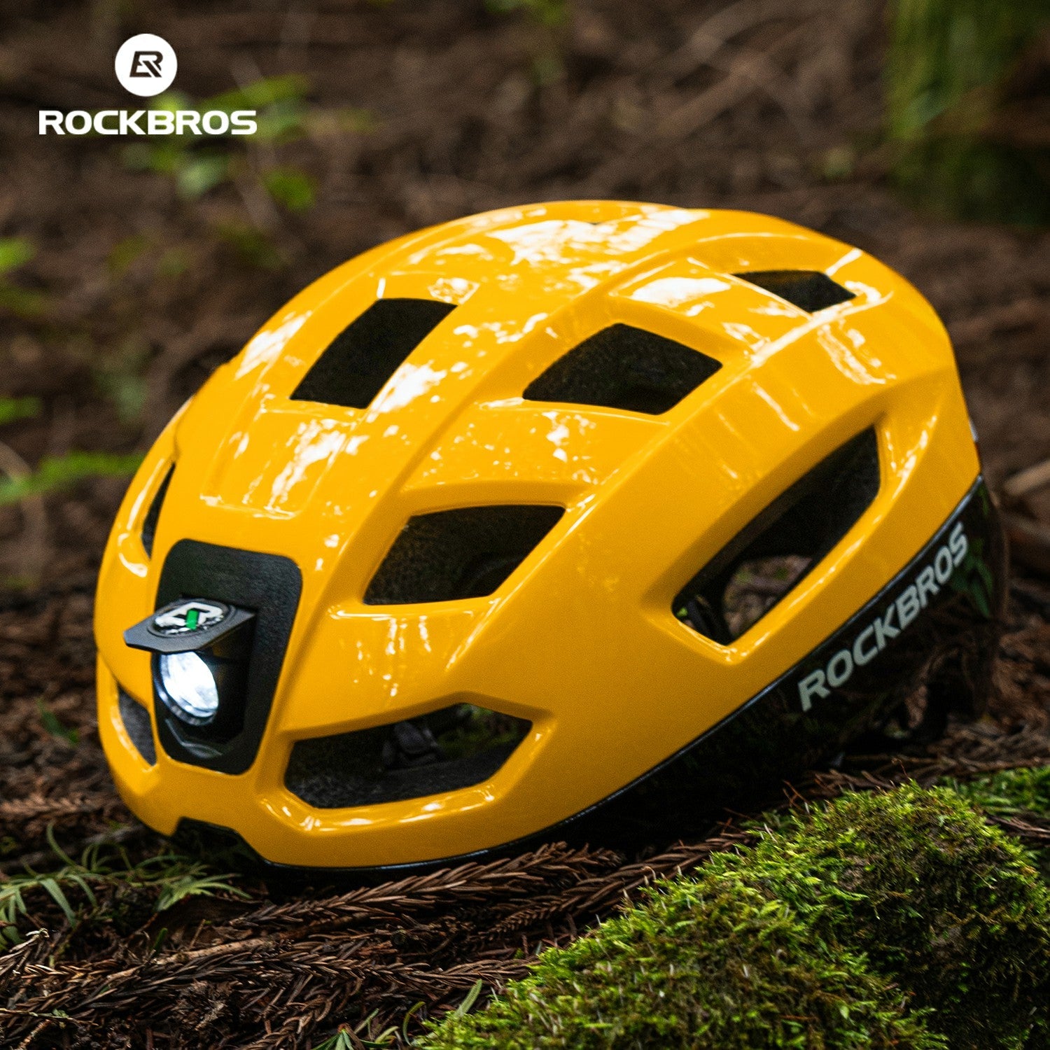 Riding Helmet with Bike Headlight and Tail Light Remote