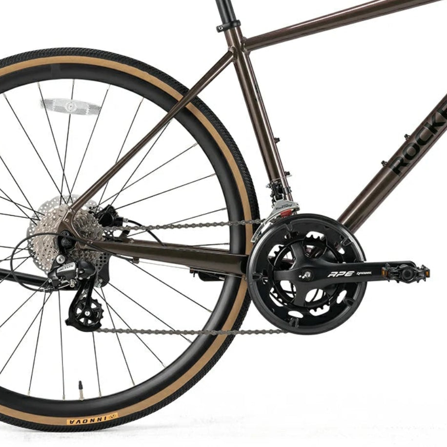 p2e-road-bike-brown-drivetrain #color_brown