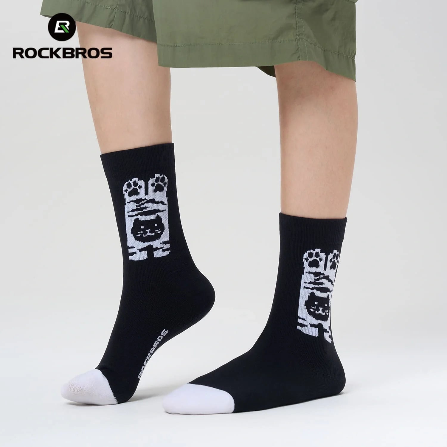 ROCKBROS youth cycling compression socks with breathable mesh, antibacterial fabric, cushioned support, and secure cuffs.